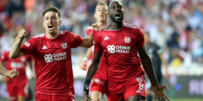 Sivasspor sahasında Beşiktaş'ı mağlup etti