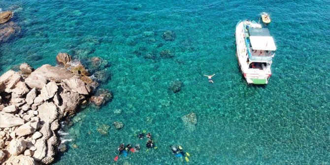 Gökçeada berrak deniziyle dalış tutkunlarını ağırlıyor