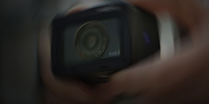 Etek altı görüntüler çektiği iddiasıyla tutuklandı
