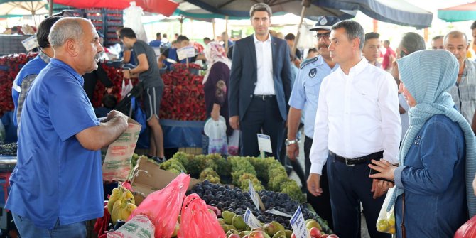 Gölbaşı Belediye Başkanı Ramazan Şimşek pazar ziyaretinde bulundu