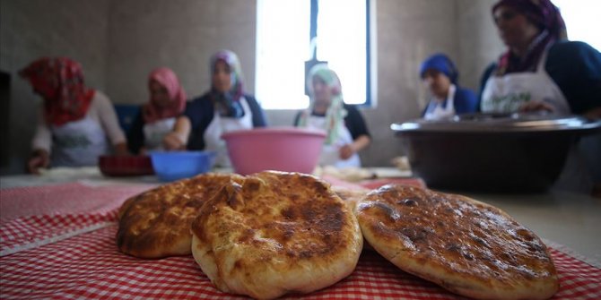 Kardeşler köyünün kadınları fırını 'kardeşlik' için yakıyor