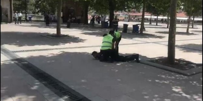 Hacı Bayram Camii'nde avlu operasyonu