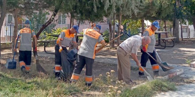 Gölbaşı Belediyesi okulları temizliyor