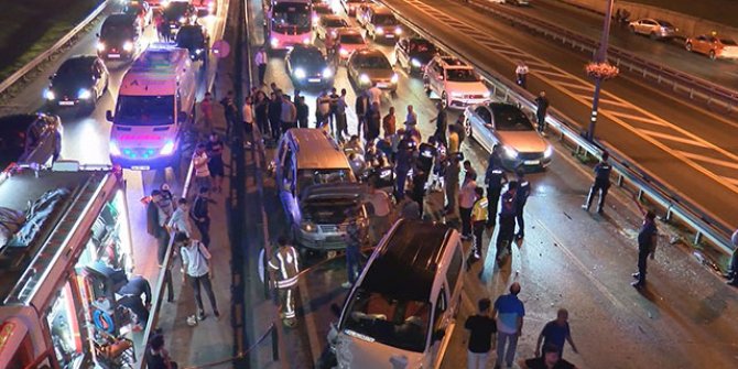 Korkunç kaza: 5 araç birbirine girdi