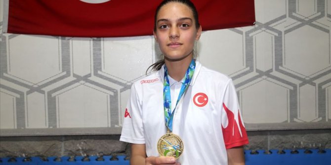 Yaz tatilini değerlendirmek için başladığı sporda dünya şampiyonu oldu