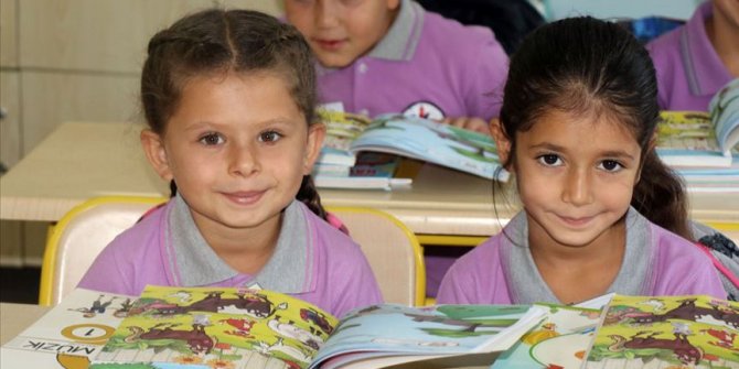 'Ayakkabısız okulda' ders zili çaldı