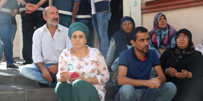 HDP önündeki eylemde çocuklarını isteyen aile sayısı 17'ye çıktı