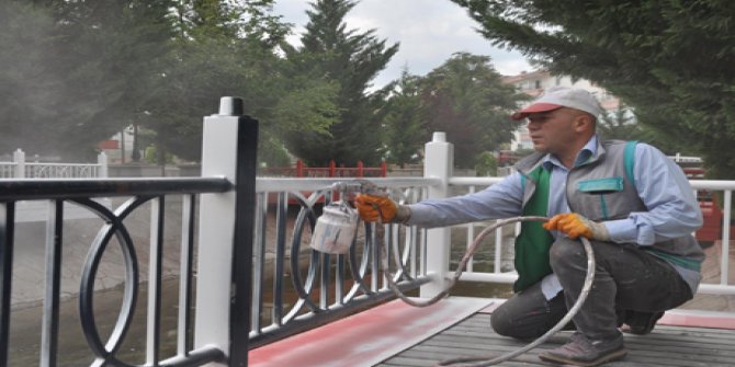 Gölbaşı Belediyesi Osmanlı ve Selçuklu parklarında tadilat ve bakım çalışmalarına başladı