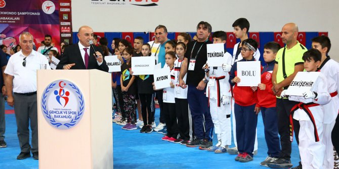 Keçiören Belediye Başkanı Turgut Altınok Taekwondo'cu sporcuları ağırladı