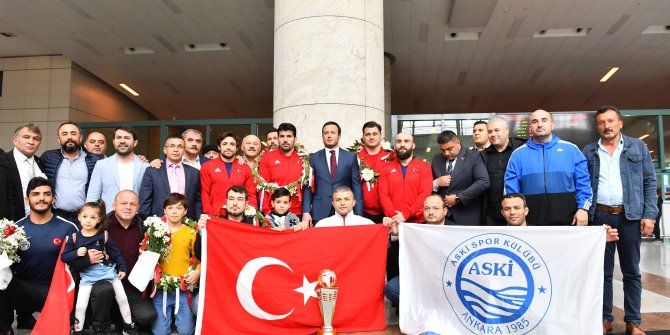 ASKİ Spor Kulübü Güreşçileri Milli Takım ile Kazakistan’a hareket etti