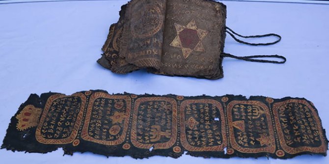Diyarbakır'da altın yazmalı İncil ve İbranice işlemeli ferman ele geçirildi