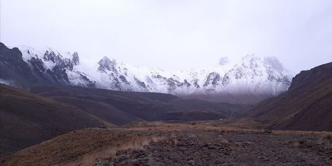 Erciyes'e kar yağdı