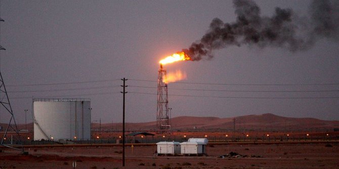 Suudi Arabistan'da petrol üretimi geçici olarak durduruldu