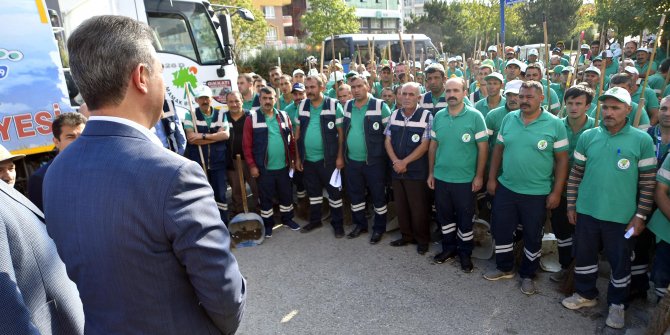 Mamak Belediyesi her hafta sonu bir mahallede topyekün hizmet harekâtı başlattı