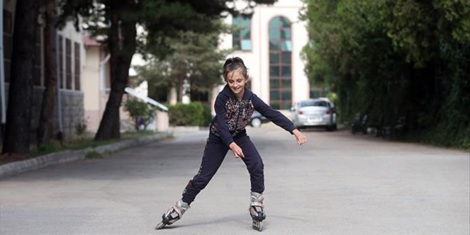 Görme engelli Evelina'nın paten tutkusu