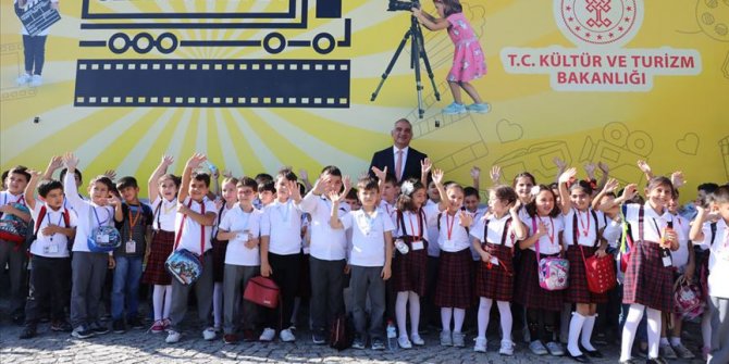 'Gezen Sinema Tırı' Ankara'dan yola çıktı