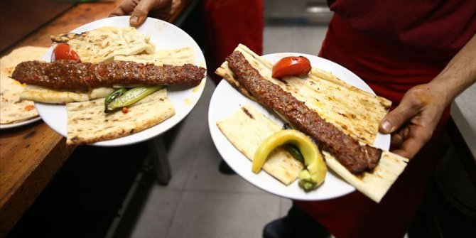Adana '222 metrelik şişte et pişirme' rekoruna hazırlanıyor