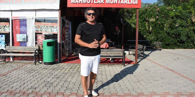 Üç dil bilen muhtar 40 milletten yabancının hizmetinde