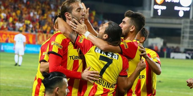 Göztepe'de Tamer Tuna ile yollar ayrıldı