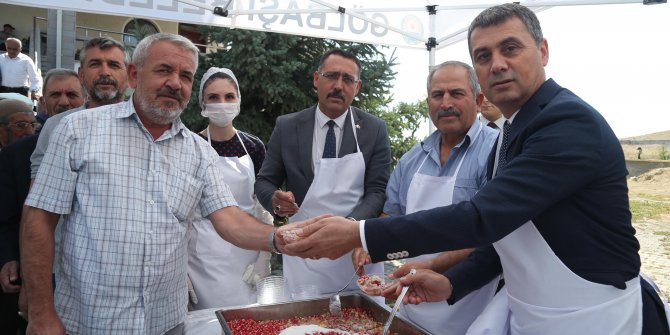 Gölbaşı Belediyesi Muharrem Ayı nedeniyle ilçede bulunan camilerde aşure ikram etti