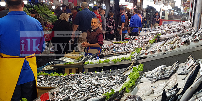 Kalkan balığı fiyatıyla dudak uçuklatıyor