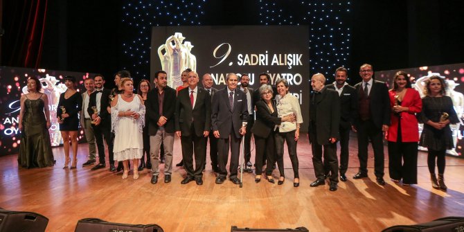 "Sadri Alışık Anadolu Tiyatro Oyuncu Ödülleri" sahiplerini buldu