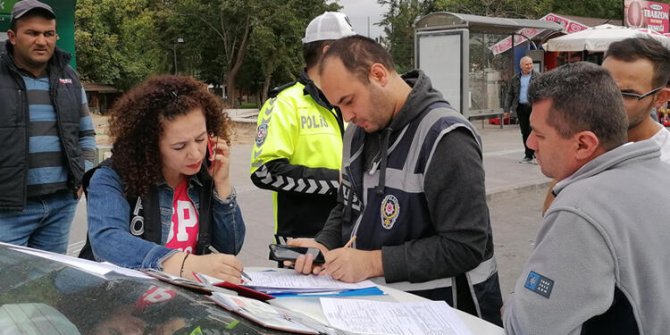 Ülke genelinde uygulama dün başlamıştı: 5 bin 63 sürücüye sigara cezası kesildi