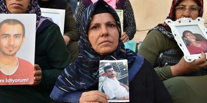 Diyarbakır annelerinin oturma eylemine katılım sürüyor