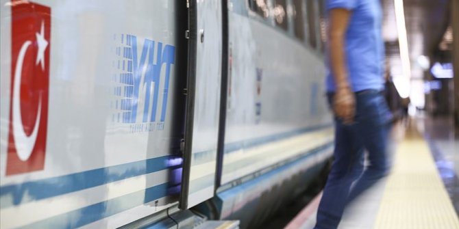 Garlara engelliler için turuncu masa