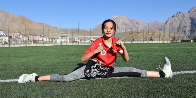 'Altın çocuk' Hakkari'nin gururu oldu