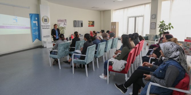 Yenimahalle'de iş kulübü eğitimleri başladı