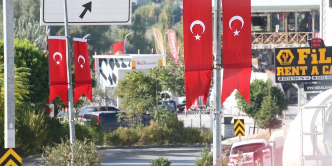 Gölbaşı Türk bayraklarıyla donatıldı