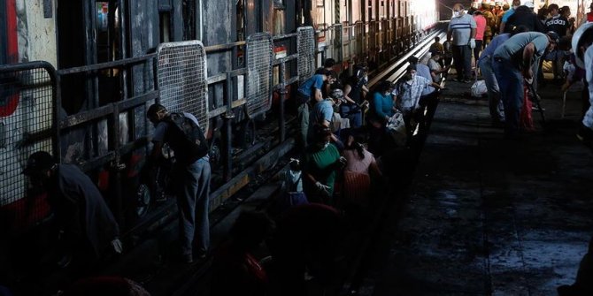 Şili'deki zam karşıtı protestolarda 8 kişi hayatını kaybetti