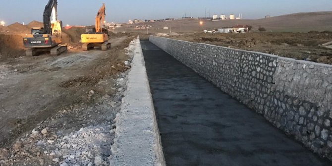 Büyükşehir su taşkınlarına neden olan derelerde ıslah çalışması yürütüyor