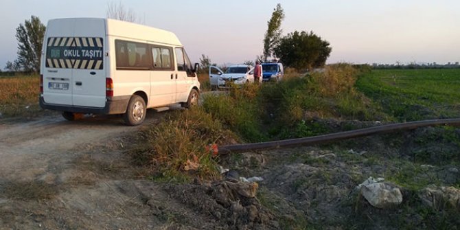 Önce ateş açtı, ardından traktörle ezdi