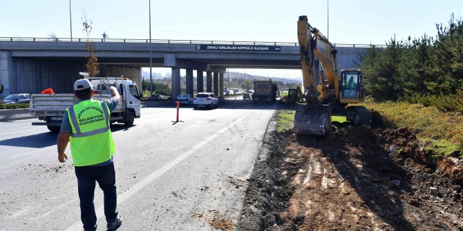 Şaşmaz Bulvarı’nda bulunan Zırhlı Birlikler Köprülü Kavşağı altında yol genişletme çalışmaları başladı