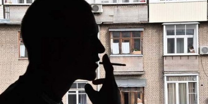 Balkondan sigara dumanı üfleyen komşuya para cezası