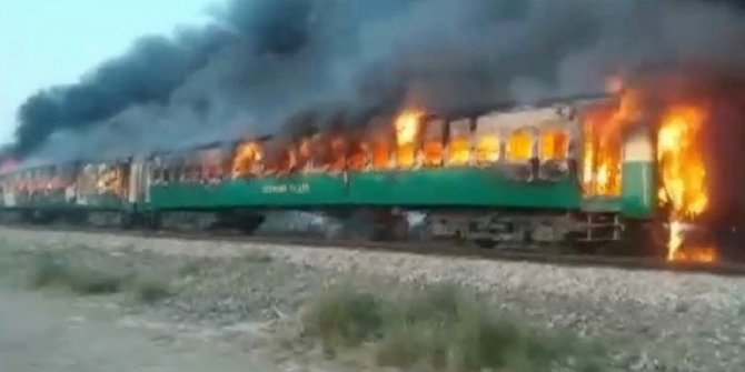 Pakistan'da tren faciası