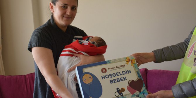 Keçiören Belediyesi ilçede yeni doğan bebekleri “hoş geldin” hediyeleriyle karşılıyor