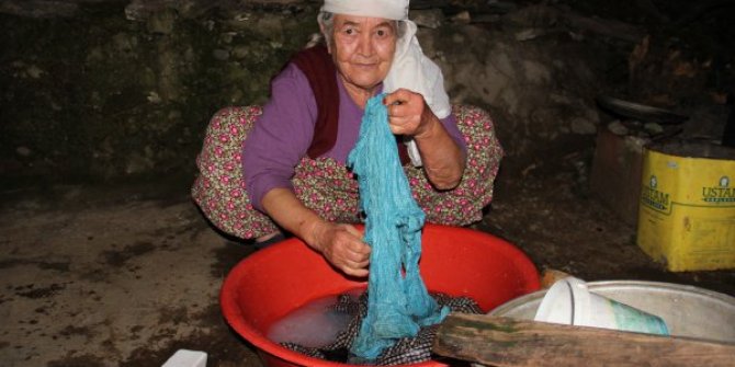 İzmir'de 40 hane 30 yıldır elektrik bekliyor