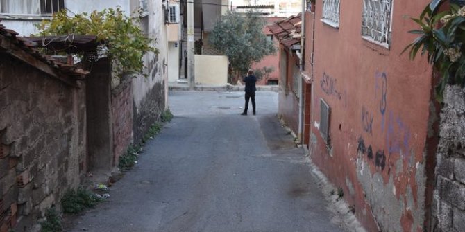 Çocukların yuvarladığı lastik 2 kadına çarptı: 1 ölü, 1 yaralı