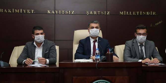 Gölbaşı Meclis üyeleri lösemi ile farkındalık oluşturmak için maske taktılar