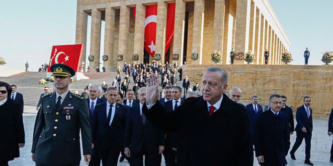 Atatürk, Anıtkabir'de anıldı