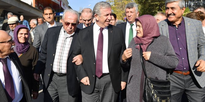 Büyükşehir Belediye Başkanı Mansur Yavaş Nallıhan ve Güdül'de ziyaret gerçekleştirdi