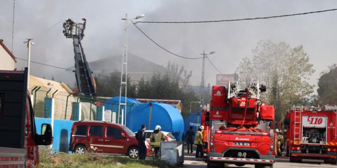 Tuzla'da fabrikada yangın