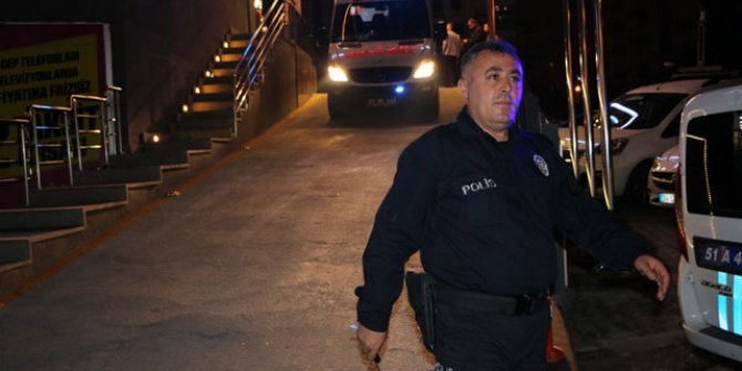 Otel odasında ölü bulundu