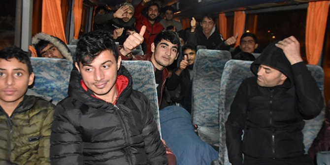 Yunanistan'dan 30 göçmenin Türkiye'ye itildiği iddiası