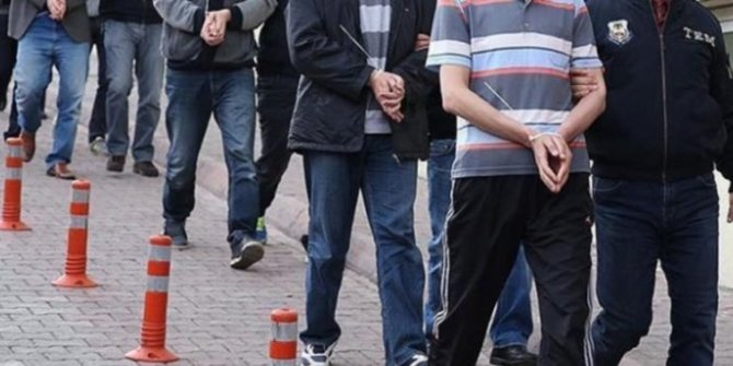 Eski başbakanlık çalışanlarına FETÖ operasyonu