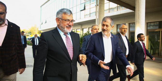 Saadet Partisi'nden Şehir Üniversitesi'ne ziyaretli destek