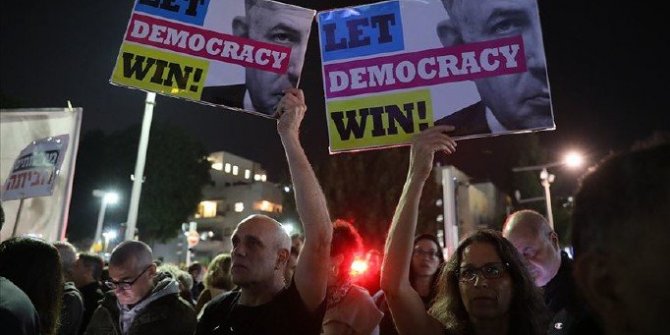 Tel Aviv'de yolsuzluk isyanı